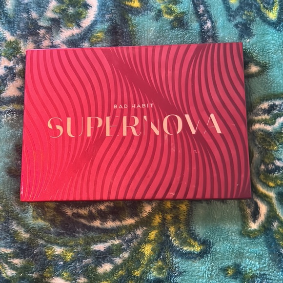 Bad Habit eyeshadow palettes: Supernova & Royals - Picture 2 of 5